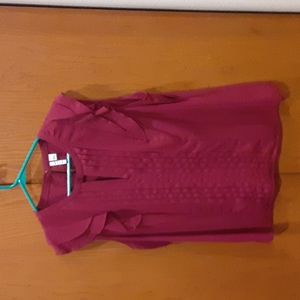 ELLE size large burgundy sleeveless ruffled blouse never worn